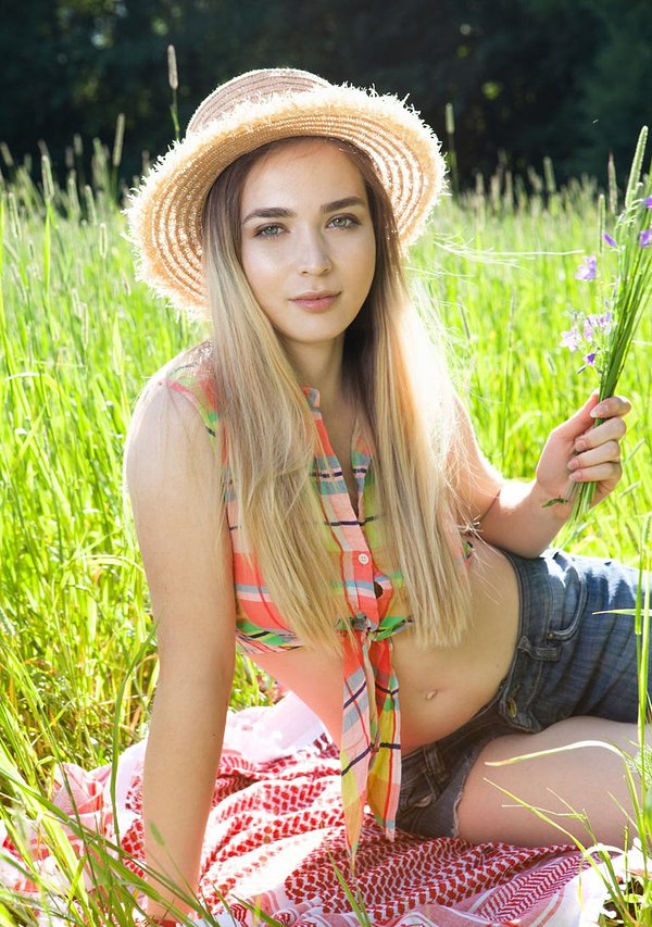 Злата, 21
